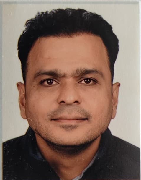 Portrait of Dr Mukund Tandle